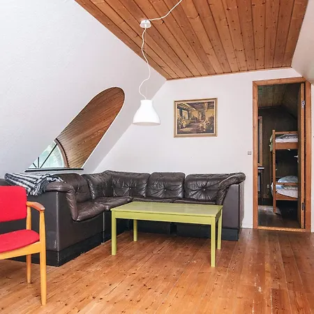 6 Person In * Blåvand