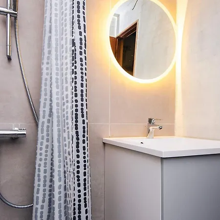 6 Person In * Blåvand